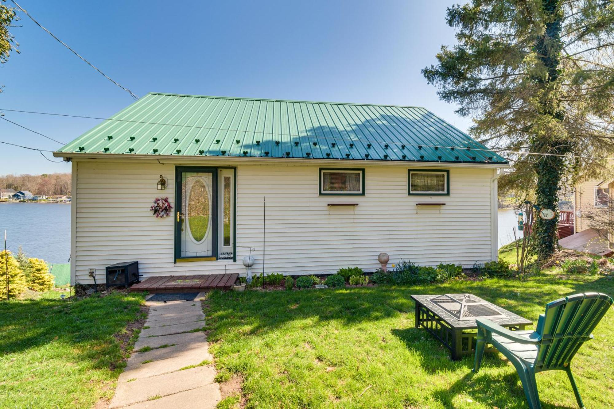 Waterfront Wolcott Vacation Rental With Deck And Views Exterior photo