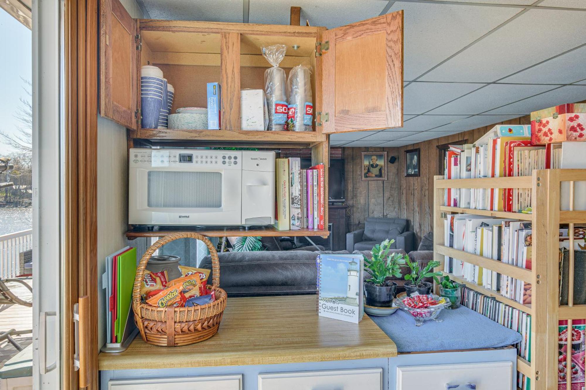 Waterfront Wolcott Vacation Rental With Deck And Views Exterior photo