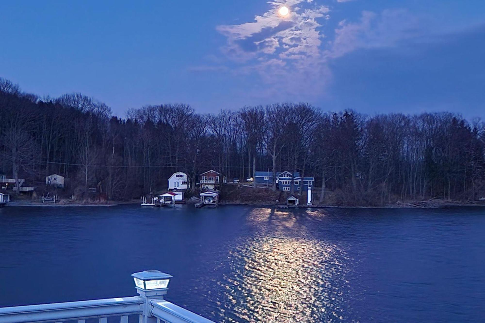 Waterfront Wolcott Vacation Rental With Deck And Views Exterior photo
